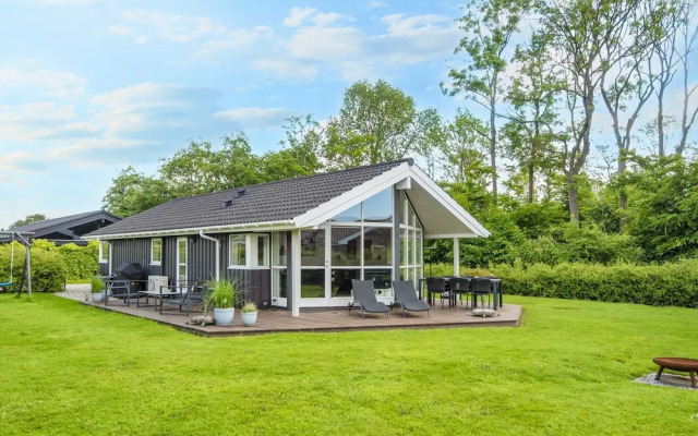 6 Person Holiday Home in Juelsminde