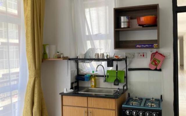 Lyshima’s Cozy Studio