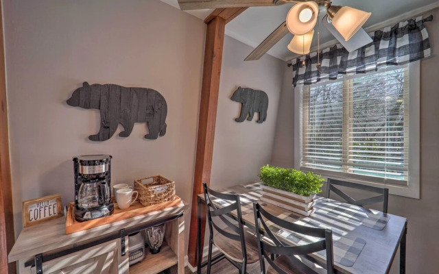 2 Mi to Dtwn: Banner Elk Mtn Townhome w/ Deck!