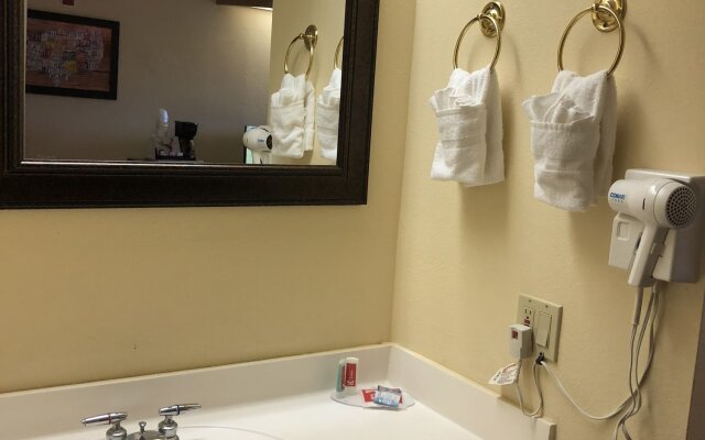 Econo Lodge London North