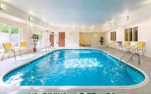 Fairfield Inn & Suites Holland
