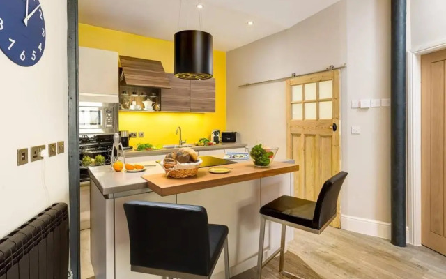 Charming 1BR - Town Centre-parking-stunning Views