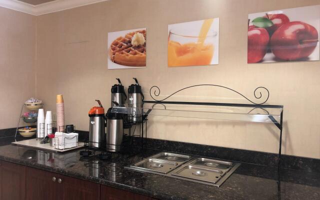 Holiday Inn Express & Suites Mountain View Silicon Valley by IHG