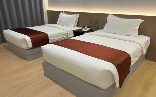 Lido De Paris Hotel