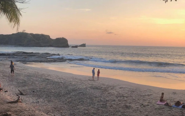 Casa Bonita - 5BR With Pool Walk to Beach