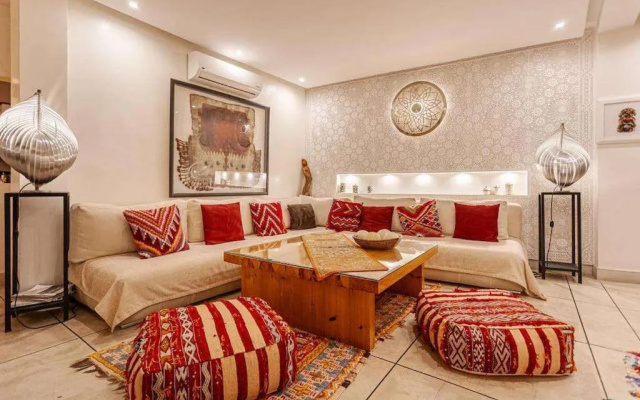 Riad La Sarrazine