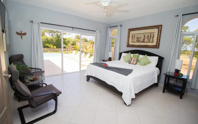 One of a Kind 6 Bedroom Luxury Villa