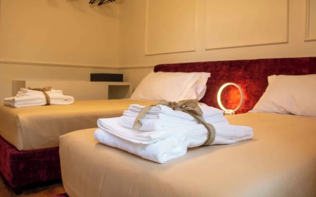 MARI Luxury Rooms and Suites