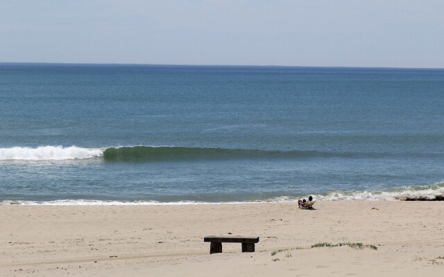 Beach Bungalow in Ventura by RedAwning