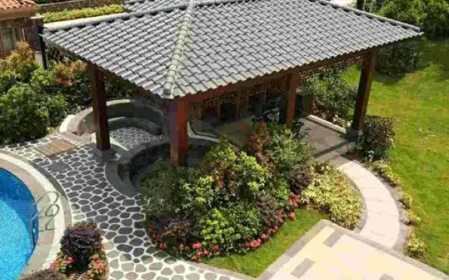 Splendid Xiangjiang Hot Spring Villa