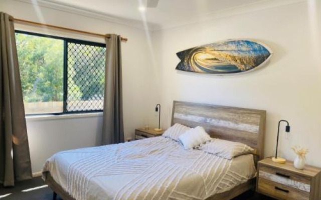 44 Cypress Avenue Holiday Home In A Quiet Location Close To Patrolled Beach And Cbd – Guest Rooms – Rainbow Beach