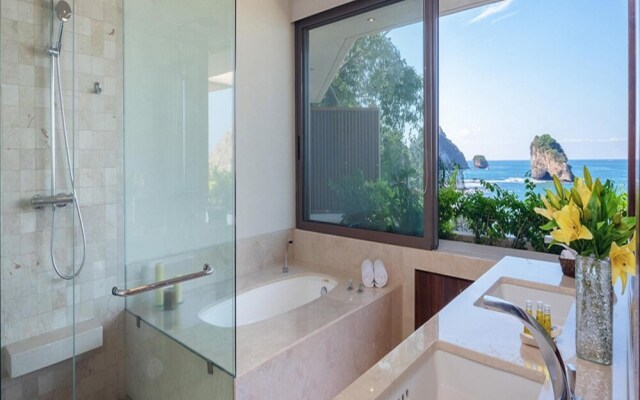 Sunny Vacation Villa 61