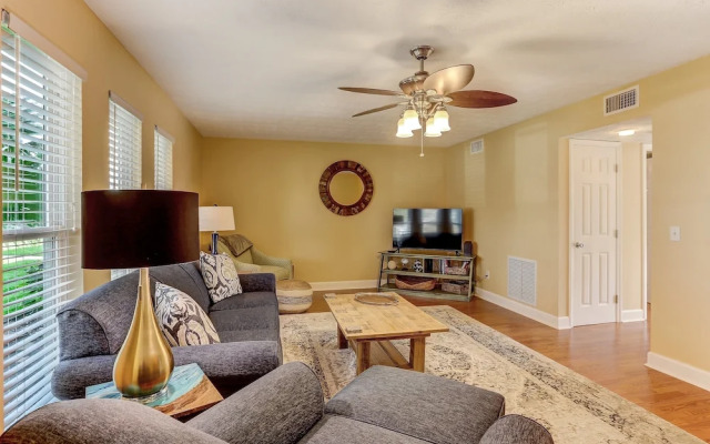 Fernandina Shores Condo with Private Balcony and Access to Pool by RedAwning