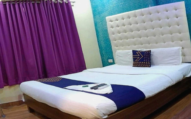 OYO 80898 The Om Sai Residency