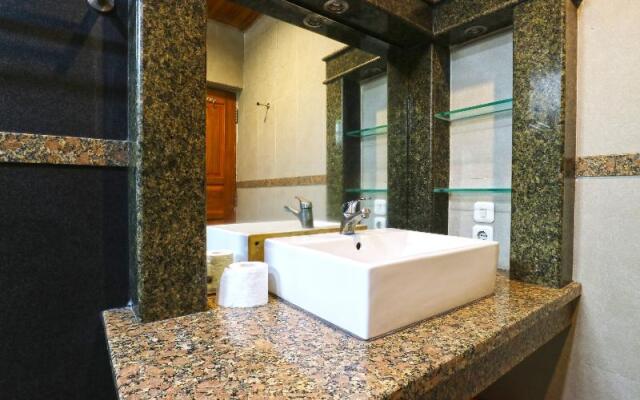 Villa Gardenia Bandung by ZUZU