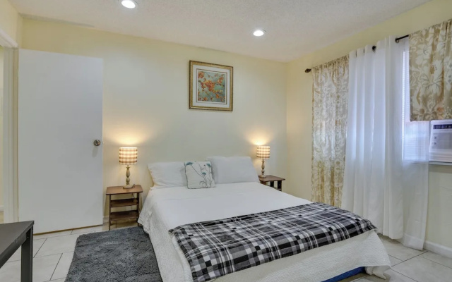 Whittier Duplex Unit Near Beaches & Hiking!