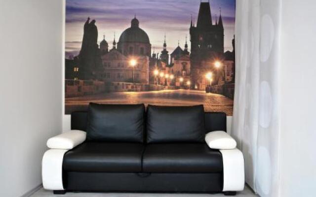 Navratilova Apartments