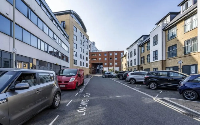 MPL Apartments - Queens Broadway F3