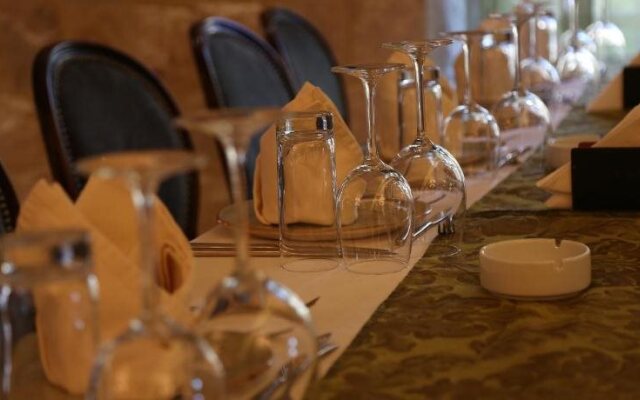 Grand Kadri Hotel