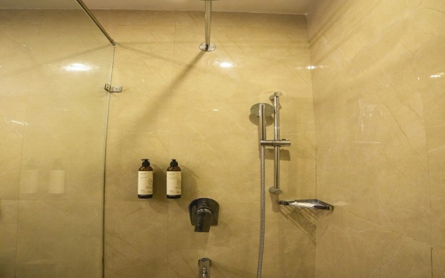 HUE GUH The Porto Candolim