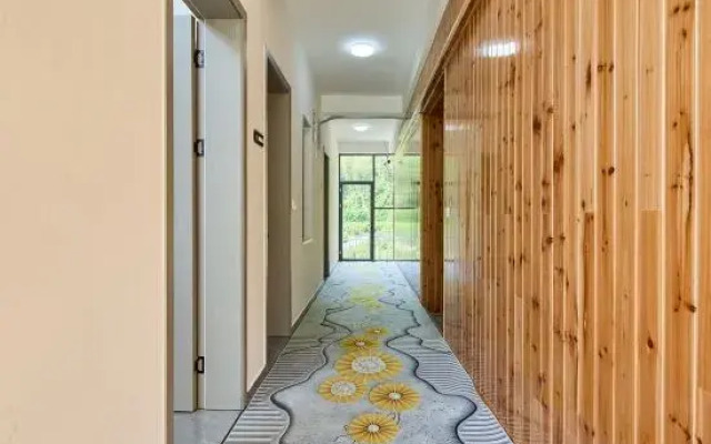 Jing County is a bed and breakfast