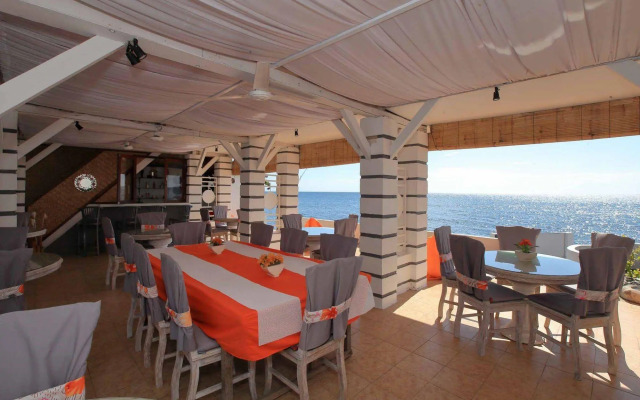 Villa Agung Beach Inn