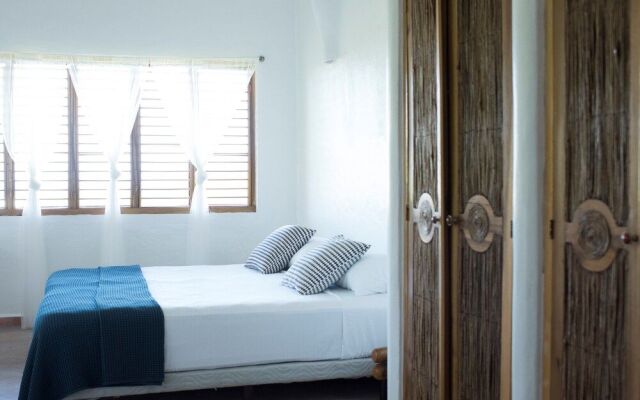 Villa Pina by Hostelsmates