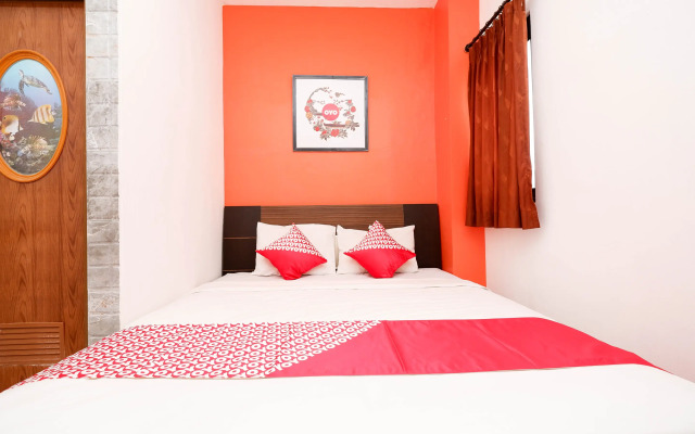 OYO 1251 Residence 8