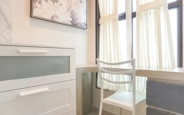 Modern Look And Nice Studio Transpark Bintaro Apartment