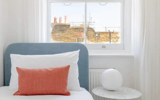 Sleek Scandi-inspired 2BD Flat, Fulham