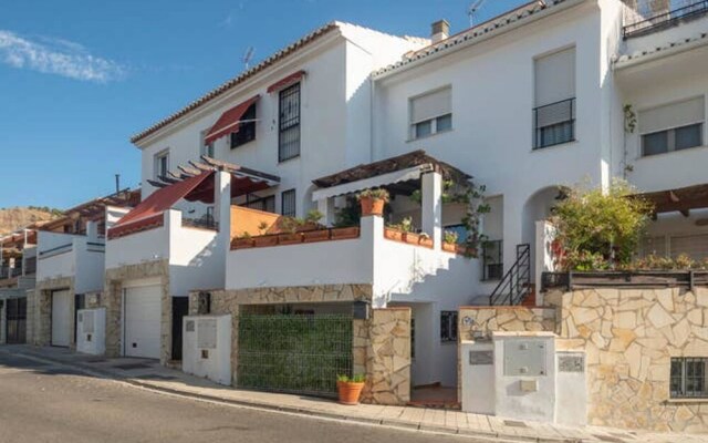 Studio in Cenes de la Vega, with Wonderful City View And Wifi - 20 Km From the Slopes