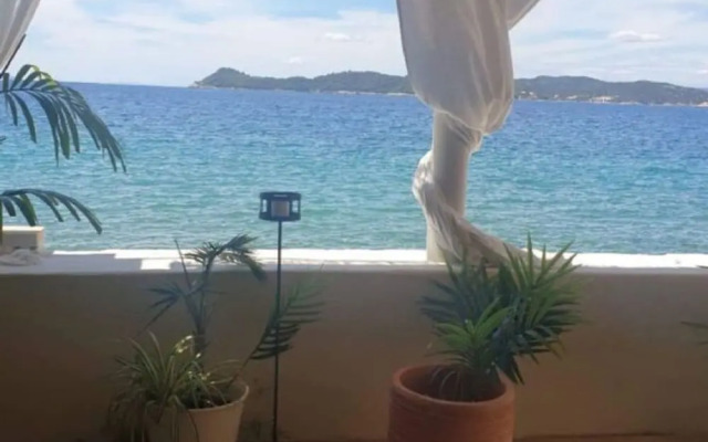 Villa Lola - Four Bedroom Villa With Sea View