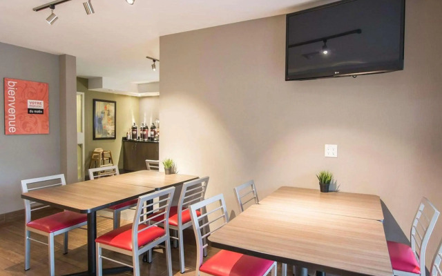 Comfort Inn Airport East - Ancienne Lorette