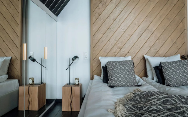 Crystal Pine Luxury Villas Jacuzzi&Sauna
