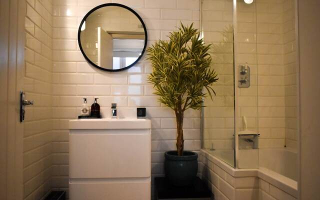 Unique Converted Vault Apartment in Hove
