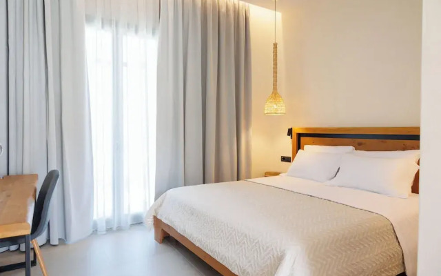 Kouros Blanc Resort & Suites