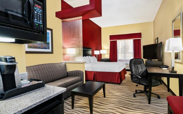 Holiday Inn Express & Suites Cotulla, an IHG Hotel