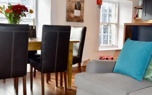 New Town Apartment Close to City Centre