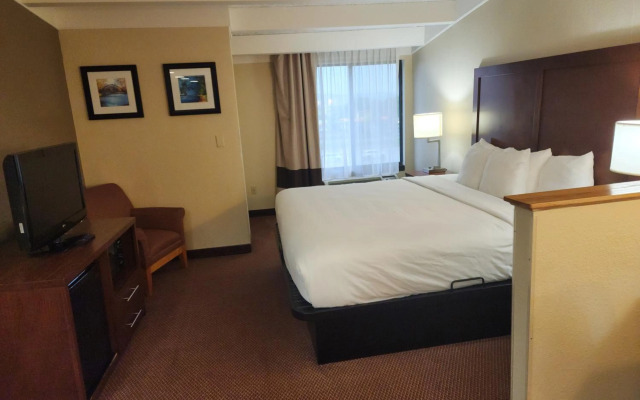Comfort Inn & Suites Madison - Airport