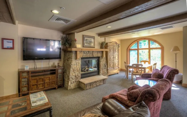 Red Hawk Townhomes by Summit County Mountain Retreats