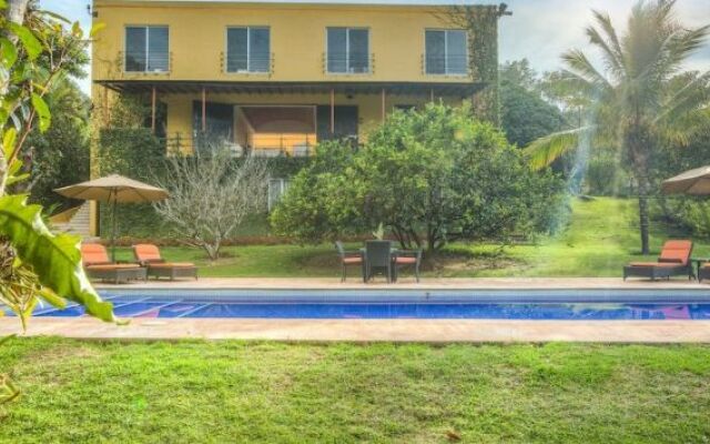 Villa Azalea Inn & Organic Farm