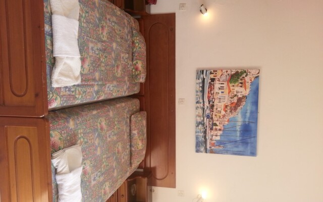 Mike's House Hotel