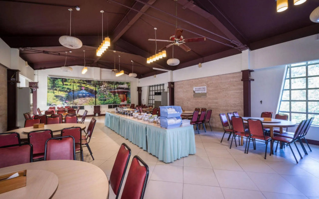 An Tong Hot Spring Hotel