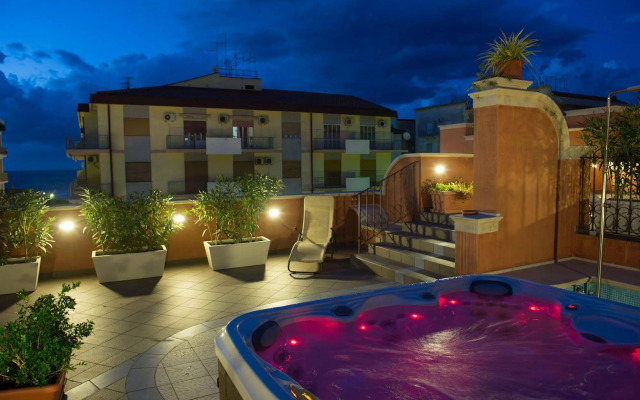Artemis Hotel