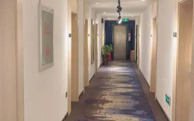 Y  Hotels