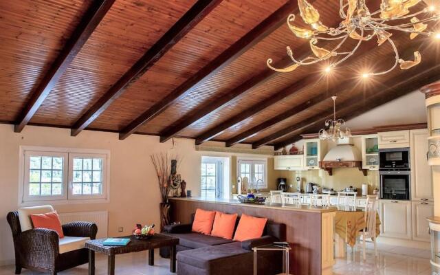 Liberis Luxury Loft Suite
