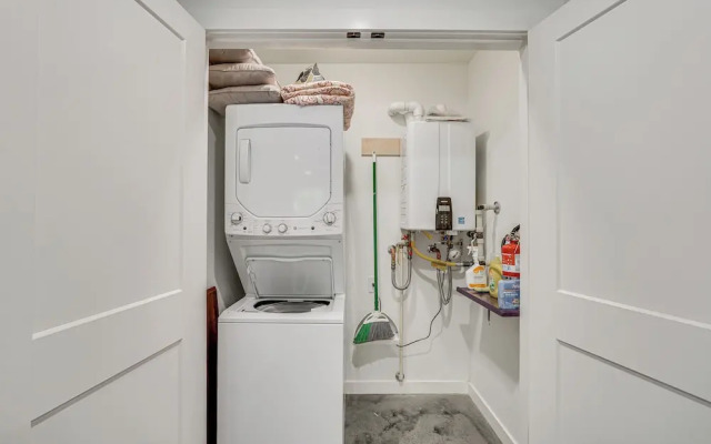 Welcoming Grants Pass Retreat - Walk to Park!