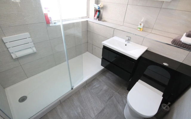 Stunning Penthhouse apt