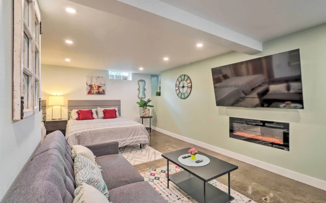 1 Mi to Riverwalk: Downtown Reno Studio w/ Patio!