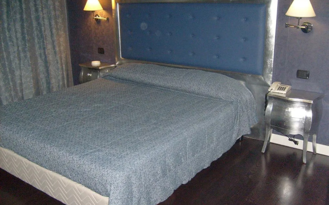 Hotel - Motel Flower